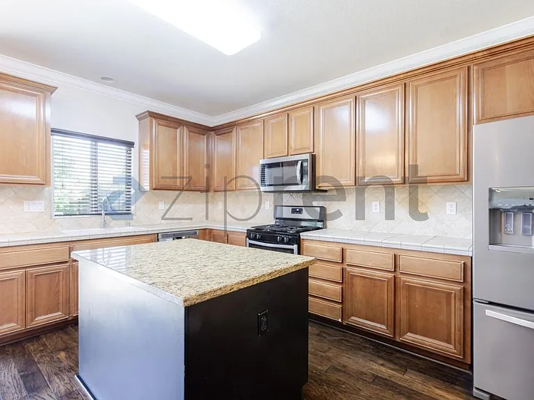 5609 Freestone Dr — Photo 11