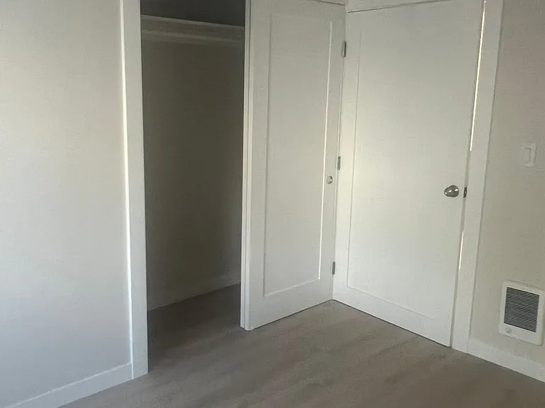 The Thunderbird Apartments — Photo 5