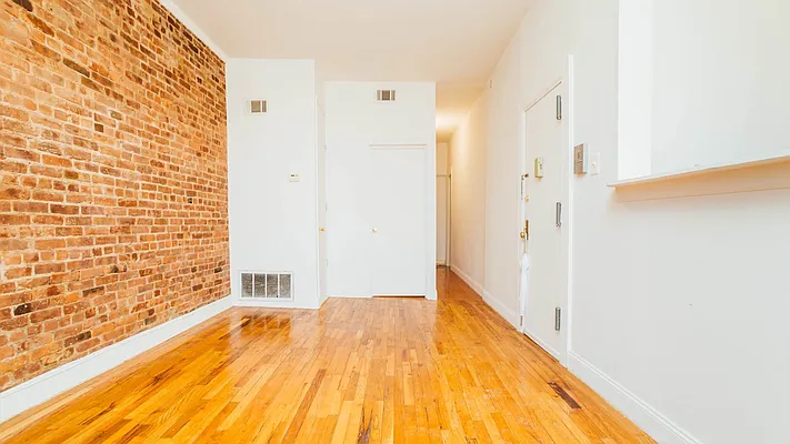 Rented by Nooklyn NYC LLC | media 30