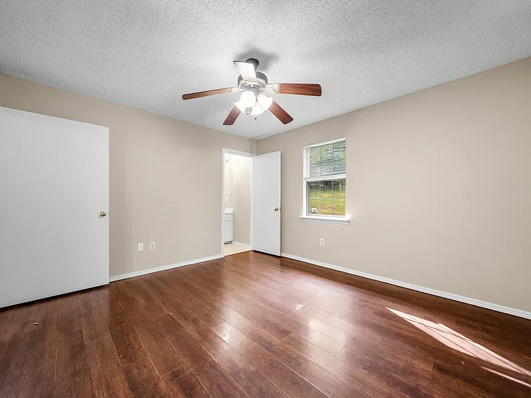 111 Jordan St — Photo 8