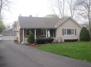 35 Ballentine Dr, North Haledon, NJ 07508