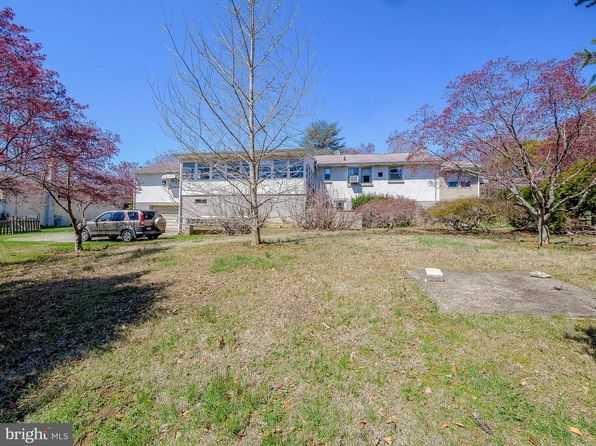 2601 Larkin Rd, Upper Chichester, PA 19061