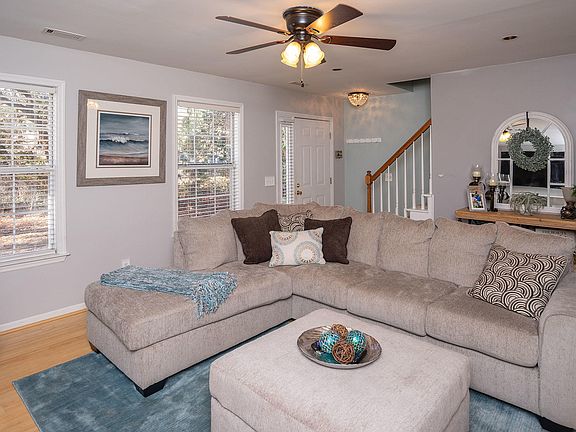 5th image of 42 Cedar Crest Circle