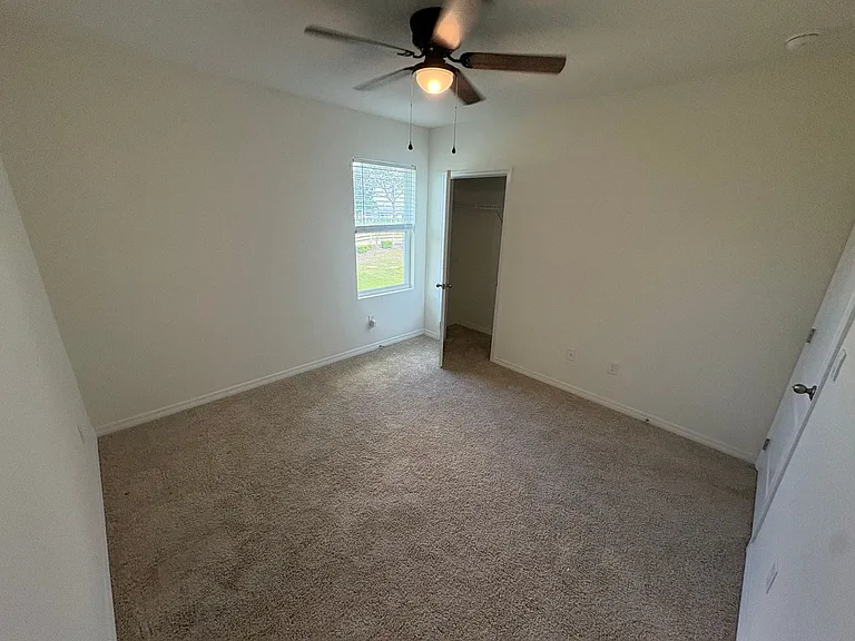 1558 Tali Ln — Photo 21