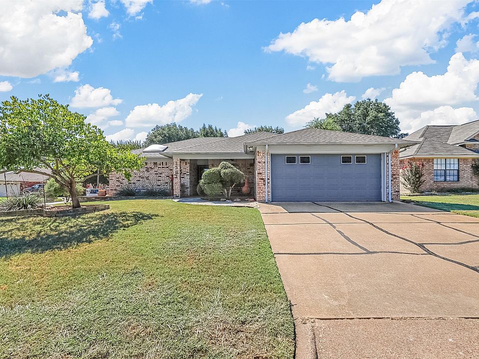 1st image of 1501 Hayloft Ln