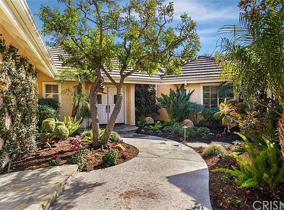 3rd image of 24334 Mornington Dr
