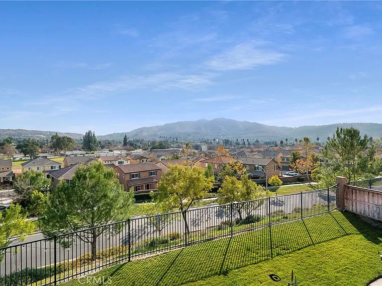 3126 Vista Ter — Photo 38