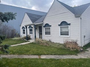 1856 S Hughes Rd, Brighton, MI 48114