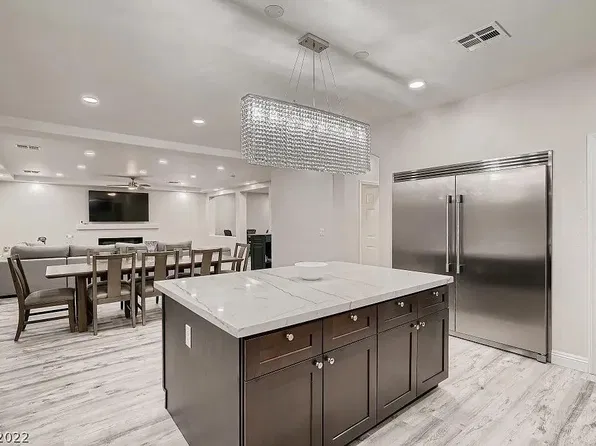 5750 Stoneheath Ave, Las Vegas, NV 89139