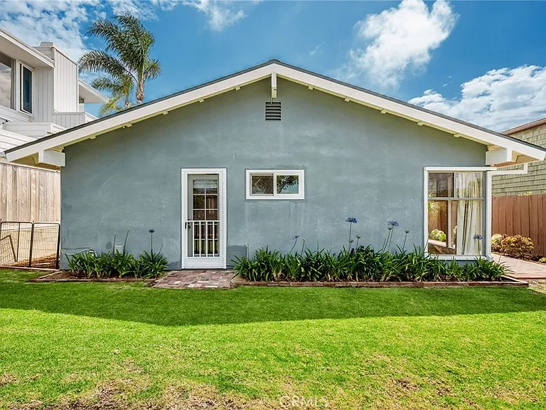 915 Miramar St — Photo 19