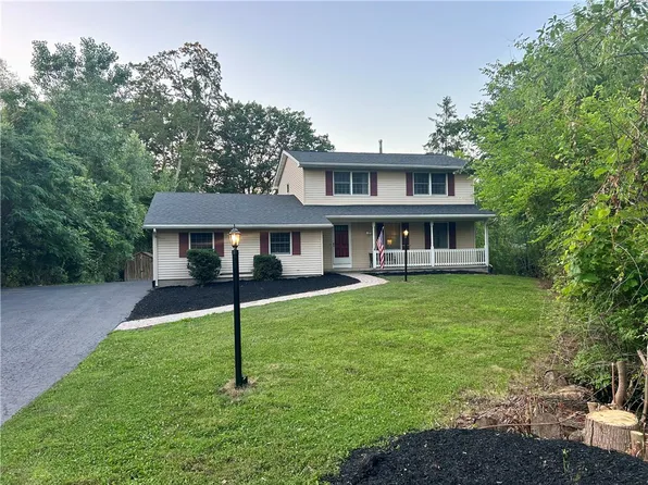 4422 Canal Rd, Spencerport, NY 14559
