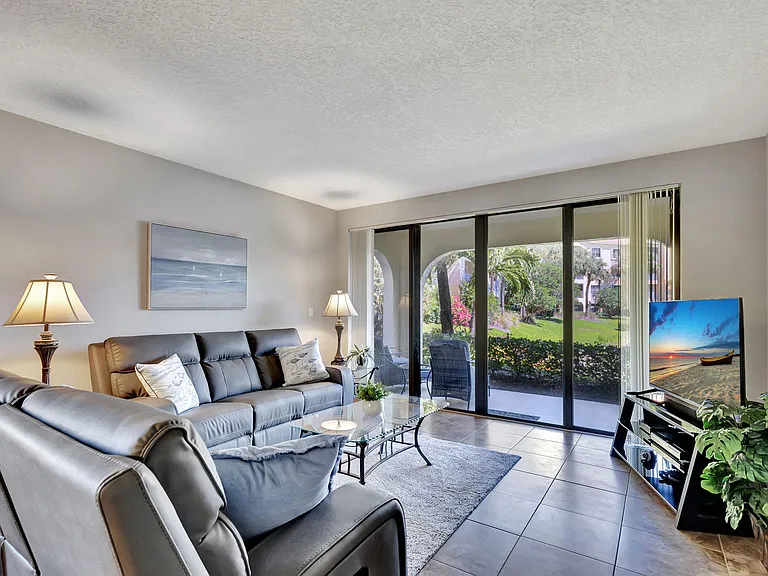 300 Uno Lago Dr #101 — Photo 18