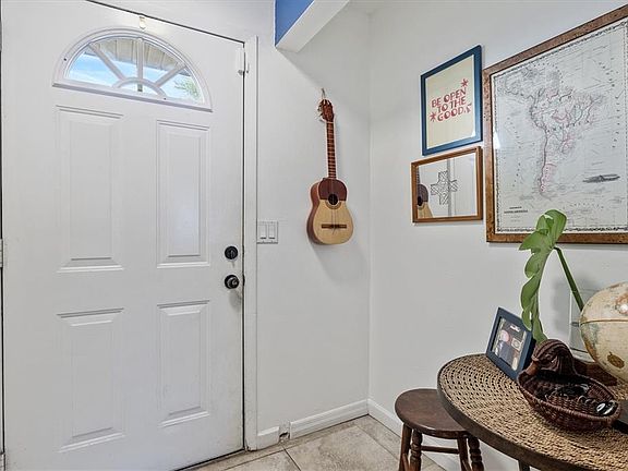4th image of 903 BYRON LANE