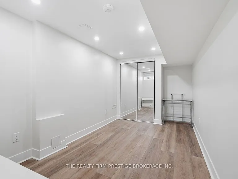 612 Fox Mill Pl #LOWER — Photo 8
