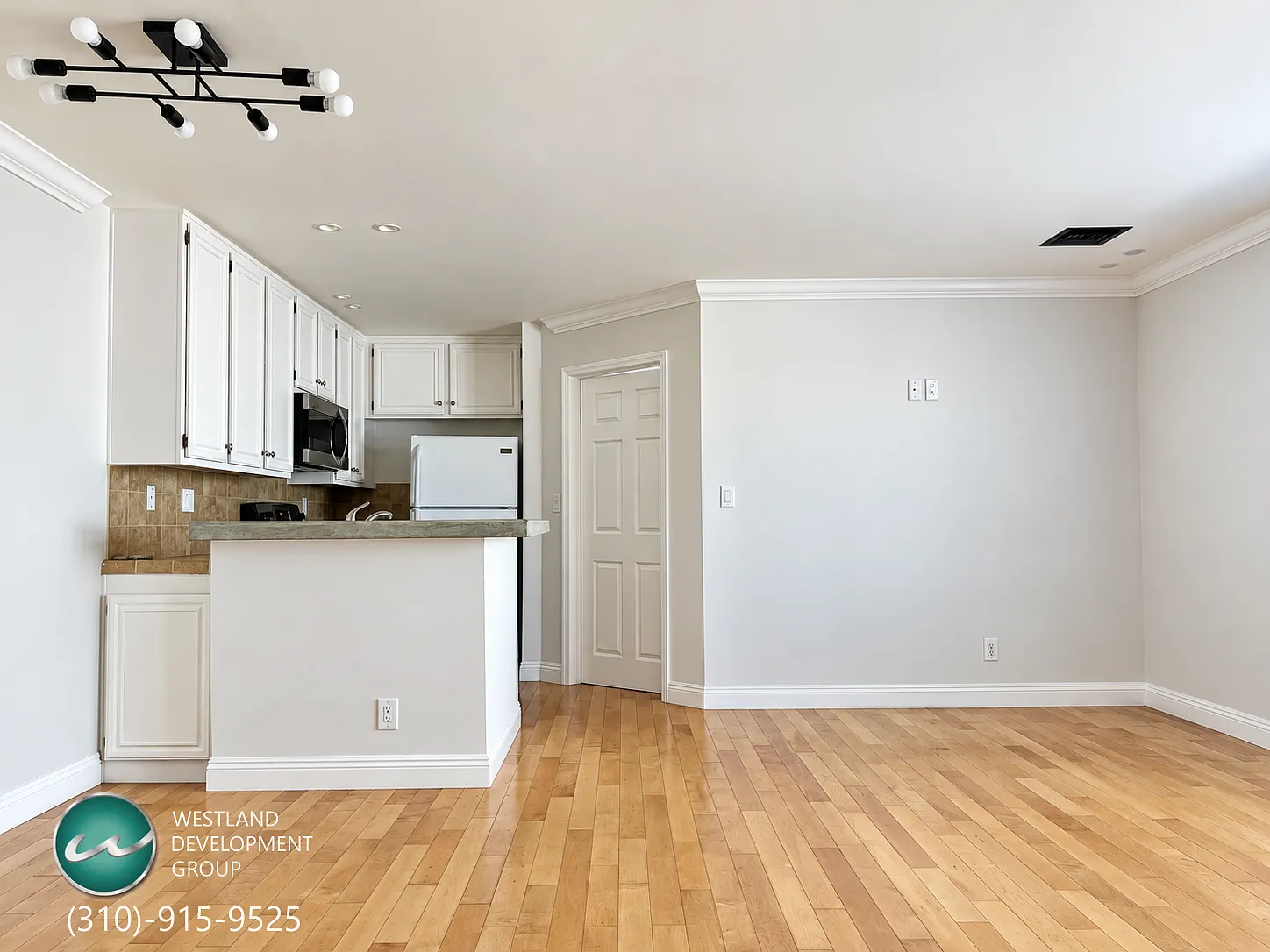 1540 Brockton Ave — Photo 3