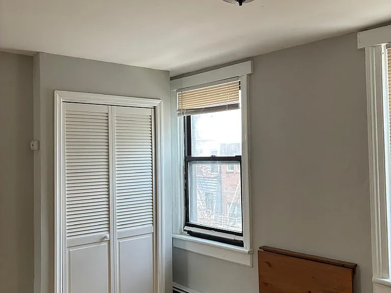 504 Court St #5 — Photo 8
