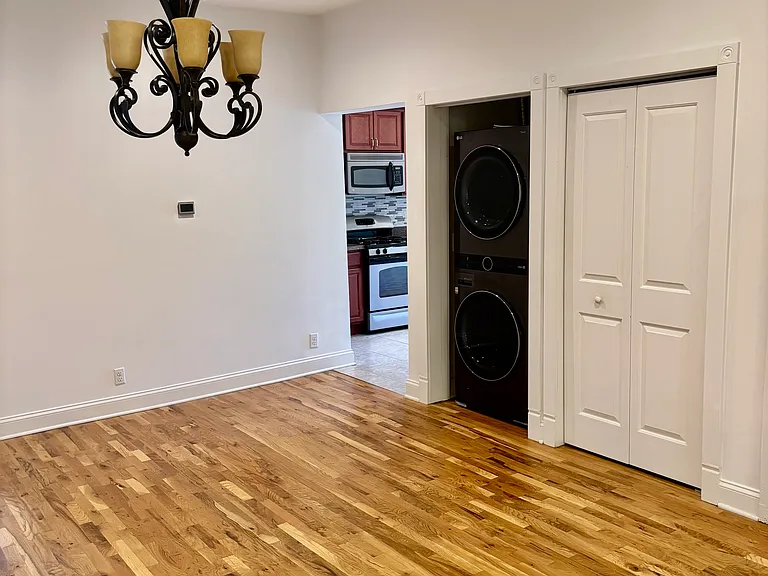 816 Warren St #1B — Photo 7