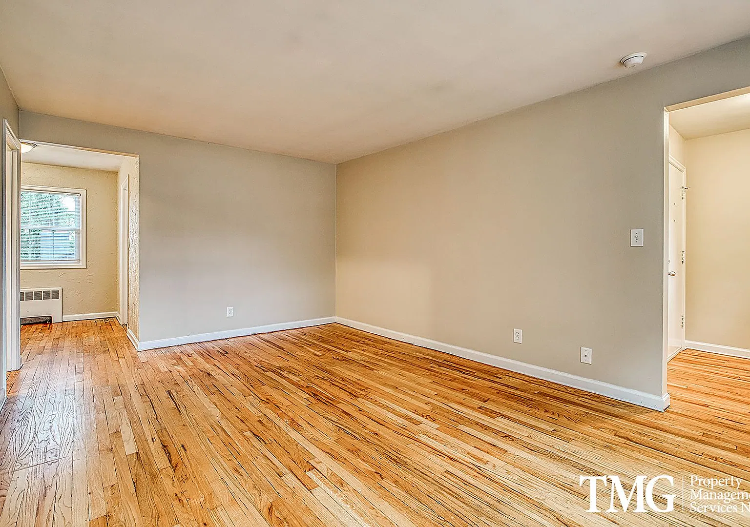 Regency Park Apartments — Photo 4