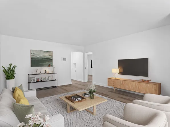 Welcome to 830 E. Coronado Ave.