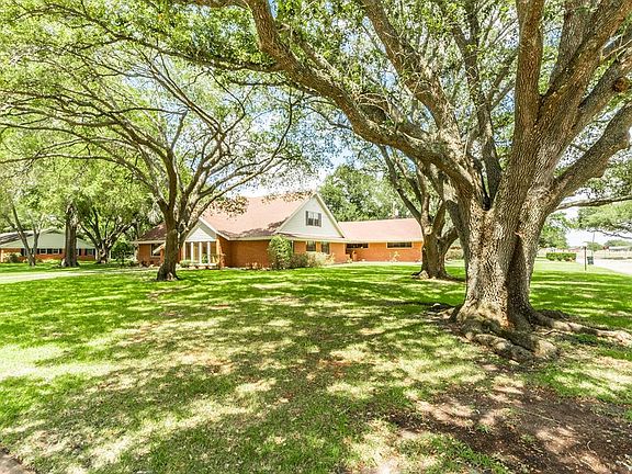 4th image of 2602 Myatt Ln