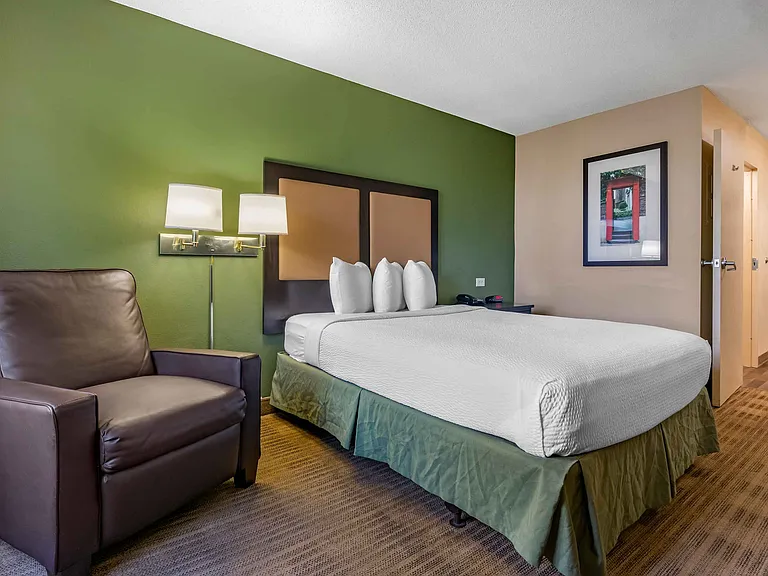 Studio Suite - 1 Queen Bed