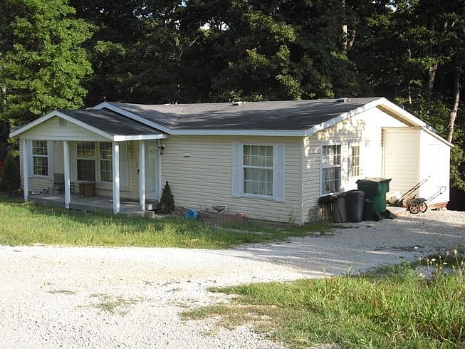 2nd image of 905 Robbie Dr