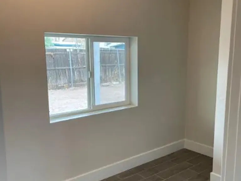 1122 E Portland St — Photo 13