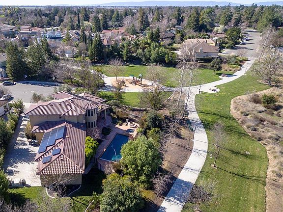 3rd image of 1100 Cottonwood Ct