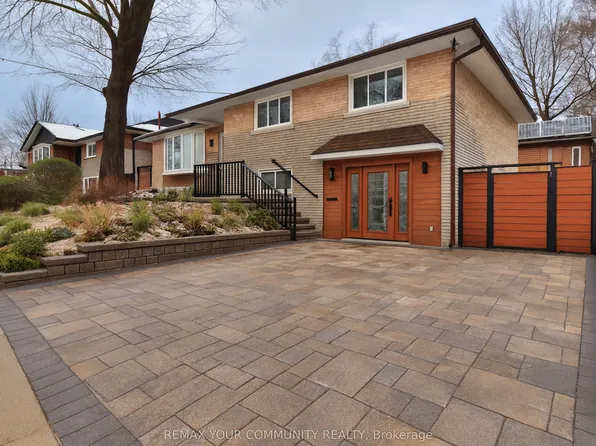 20 Burnview Cres, Toronto, ON M1H 1B5