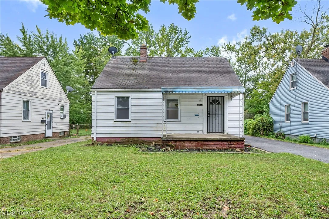 16914 Lotus Dr photo 1