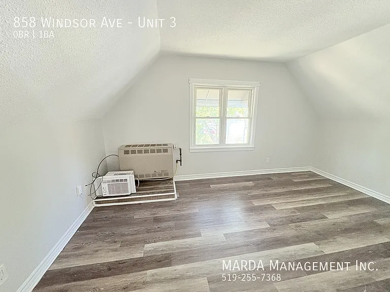 858 Windsor Ave #3 — Photo 9