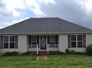 10 Southgate Dr, Fayetteville, TN 37334