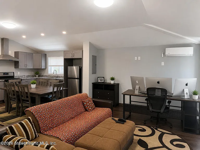 2981 Hylan Blvd — Photo 11