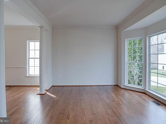 3rd image of 9174 Stonegarden Dr