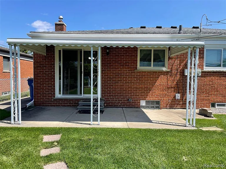 32827 Dover Ave — Photo 72