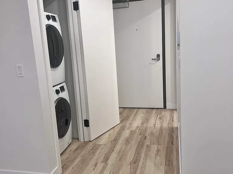 177 Armstrong St #304 — Photo 32