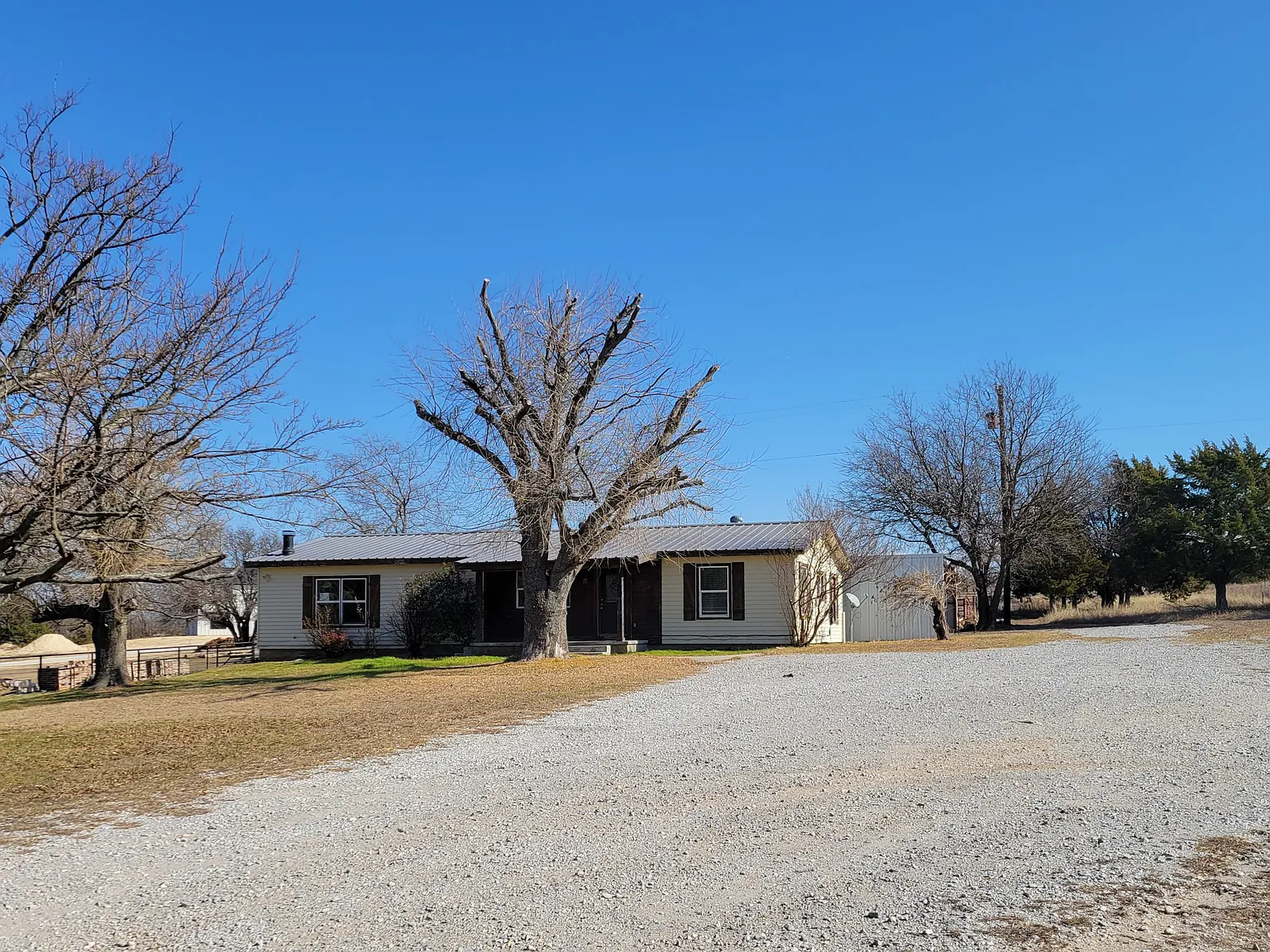 3 Bedroom 2 bath — Photo 1