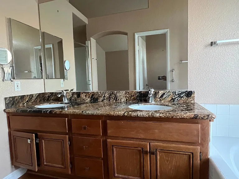 11669 Frames Port Pl — Photo 19