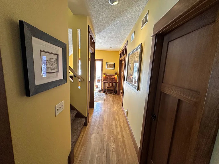1128 Creekside Cir — Photo 9