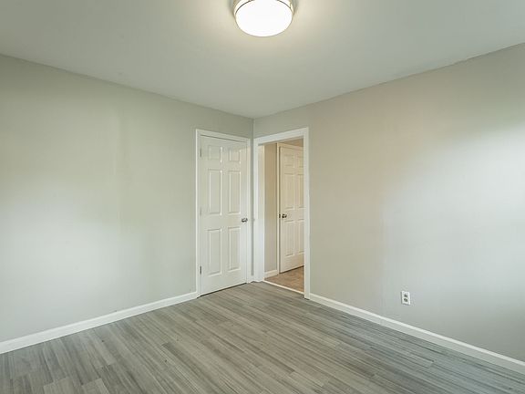 4th image of 2306 Lyndon Ave Unit B