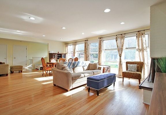 2nd image of 1733 Ferndale Ave