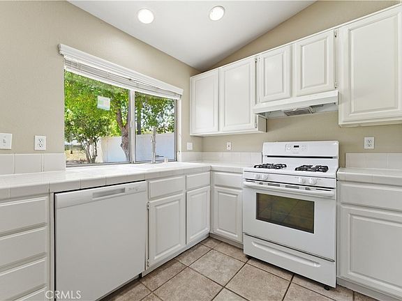 5th image of 31337 Huron St
