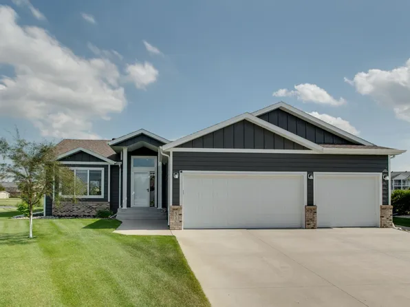 601 27th Ave W, West Fargo, ND 58078