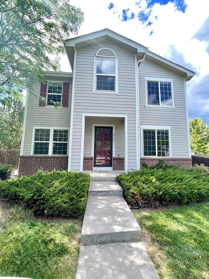 Beautiful 4 Bedroom, 2 Bath Home with Garage and Serene Outdoor Space in Provincetowne! - Initial... — Photo 2