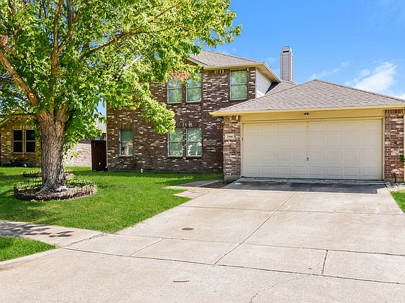 3rd image of 2918 Jamestown Dr