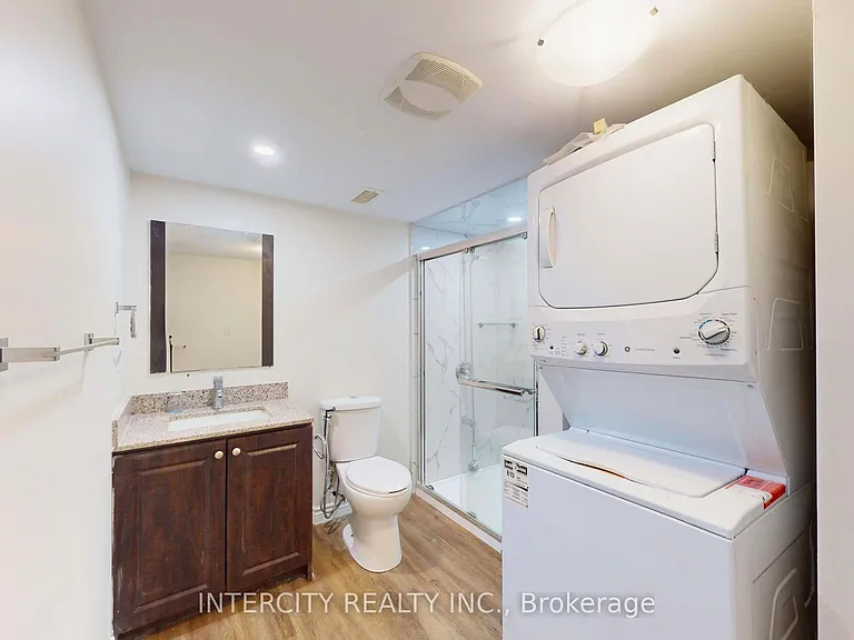 392 Derrydale Dr #LOWER — Photo 12