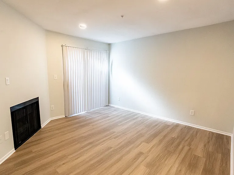 315 Virgil — Photo 70