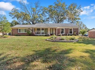 418 Claymont Dr, Ballwin, MO