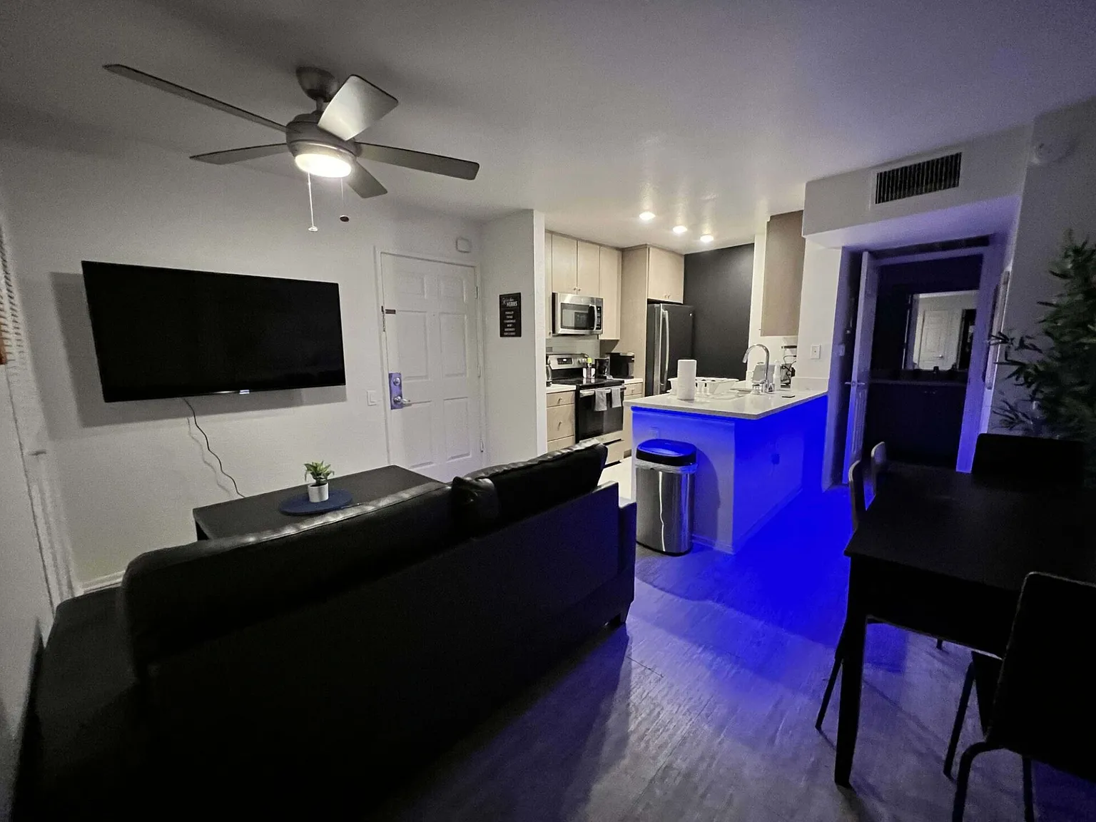 3 bed, 1100 sqft, $1,567 — Photo 4