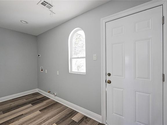 5th image of 1248 Southlawn Blvd